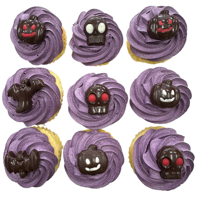 Frosting Halloween Cupcakes